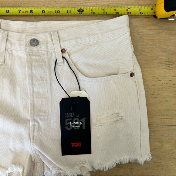 Levi’s 501 high rise cut-off denim shorts - NWT - size 30 - Picture 5 of 7